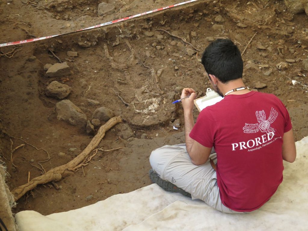 Vista del cuerpo completo perteneciente a una mujer que se ha datado del siglo XVI. Foto: Cedida
