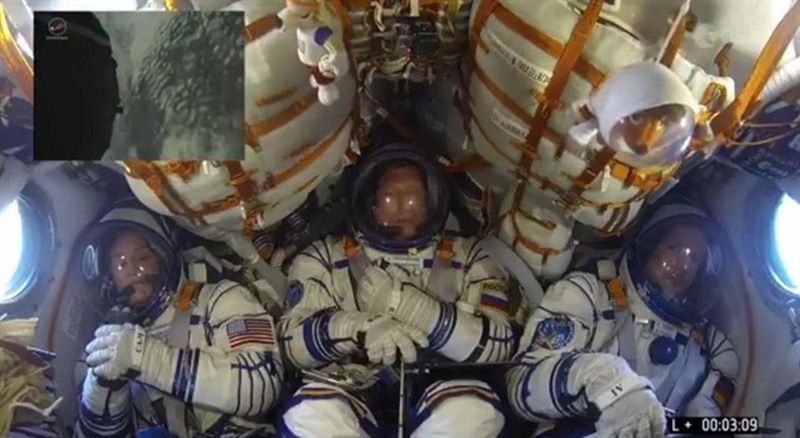 Tripulación a bordo de una nave Soyuz. / EP