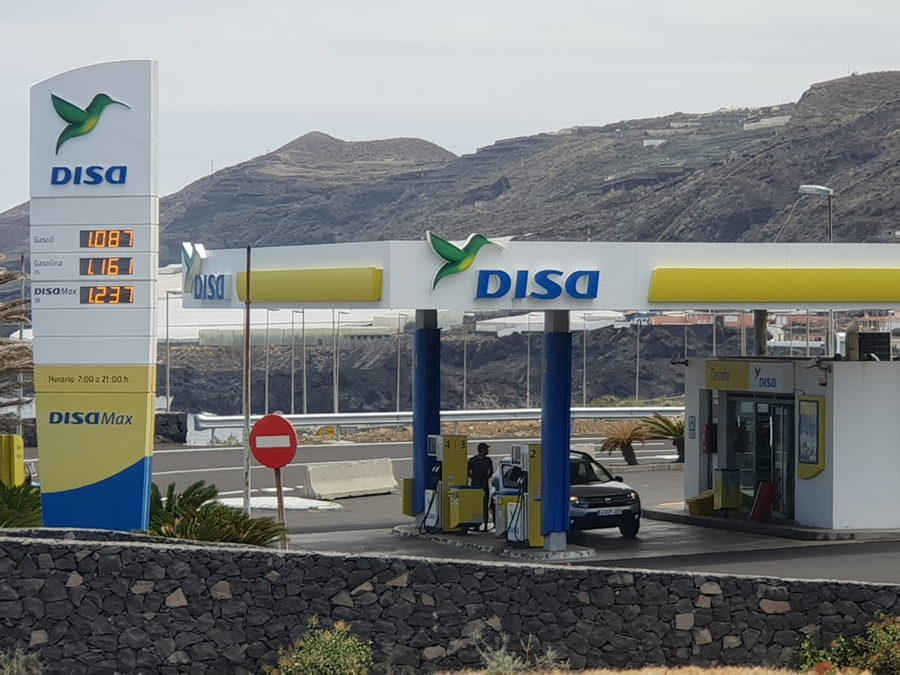 Los palmeros siguen pagando los sobrecostes del combustible y no se dan fórmulas oara qye equiparen los precios de la gasolina al resto de las islas. | DA