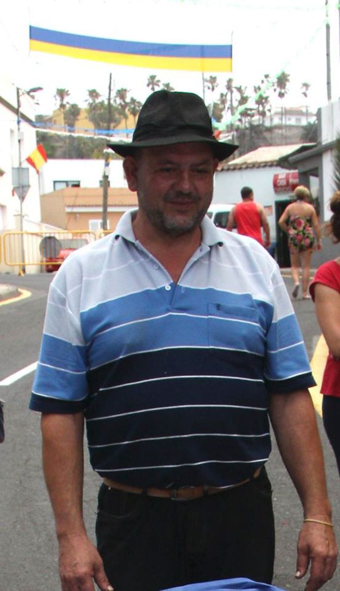 Francisco Noda (izq.) será homenajeado este año, en el que, por primera vez, una mujer, Andrea López, presidirá la comisión de fiestas en honor de San Antonio. DA
