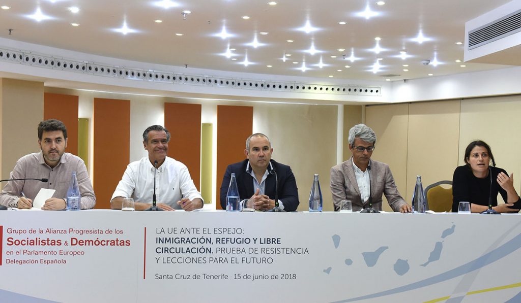 Jonás Fernández, Juan Fernando López Aguilar, Manuel Blanco, Roberto García y Vanessa Hernández. S. Méndez