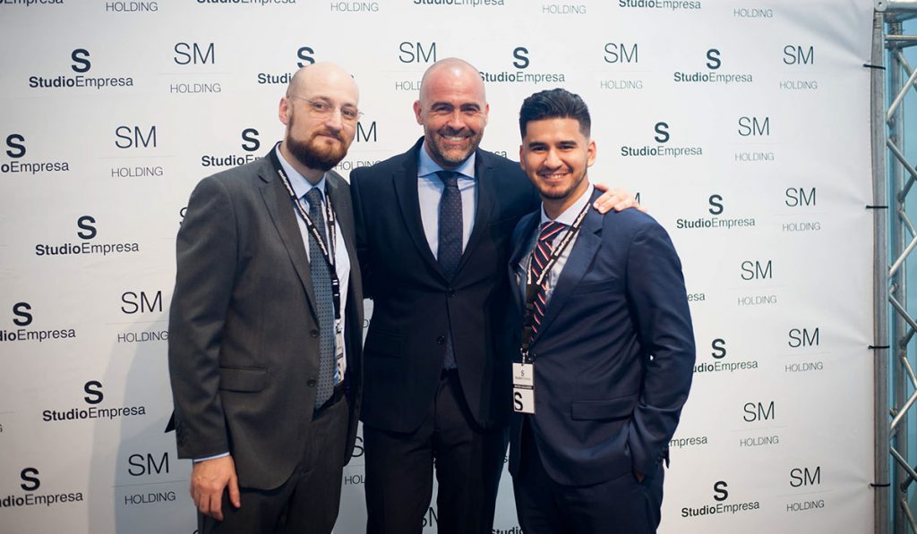 El director de StudioEmpresa, De Iorio; el creador de SM Holding, Mazzuca, y el director general, Guajardo. Fran Pallero