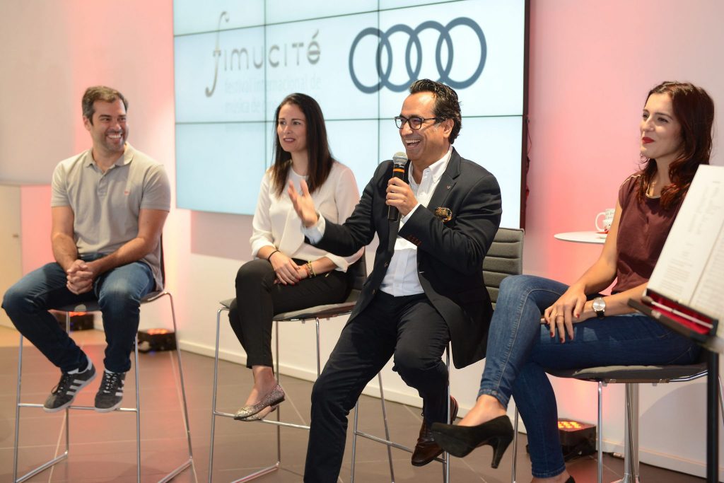 De izquierda a derecha, Pedro Felipe, realizador de la webserie; Carolina Mesa, gerente de ventas de Audi para Domingo Alonso Tenerife; el director de FIMUCITÉ Diego Navarro; y la actriz Raquel Rial. | Foto: Sergio Méndez