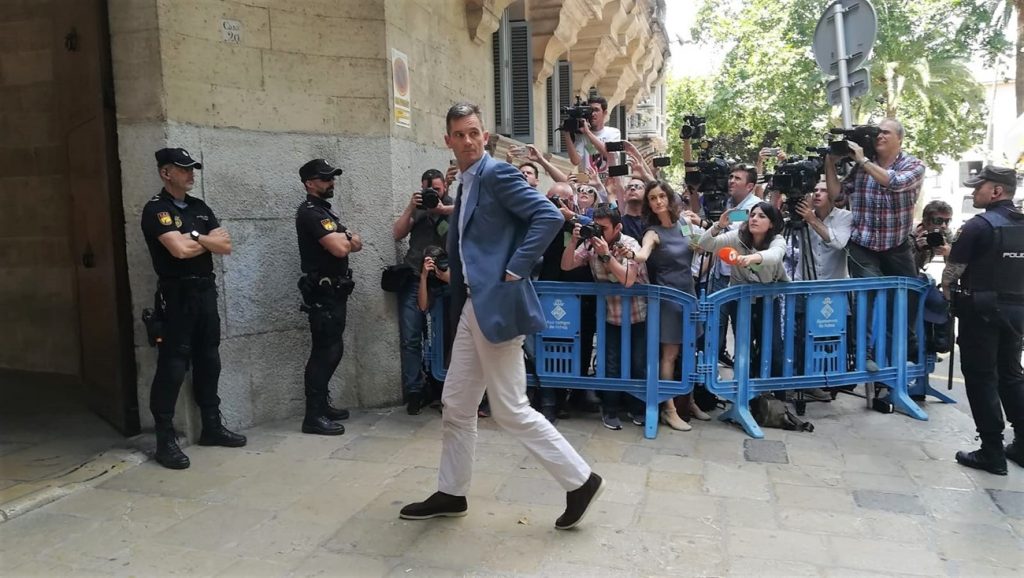 Iñaki Urdangarin a su llegada a la Audiencia Provincial de Palma . | EP