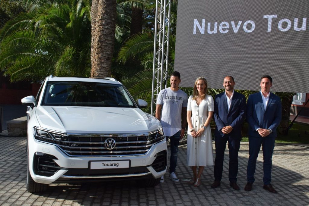 Víctor Machín, Magüi Melián, Daniel Guillén y David Formoso, en la presentación del VW Touareg. DA