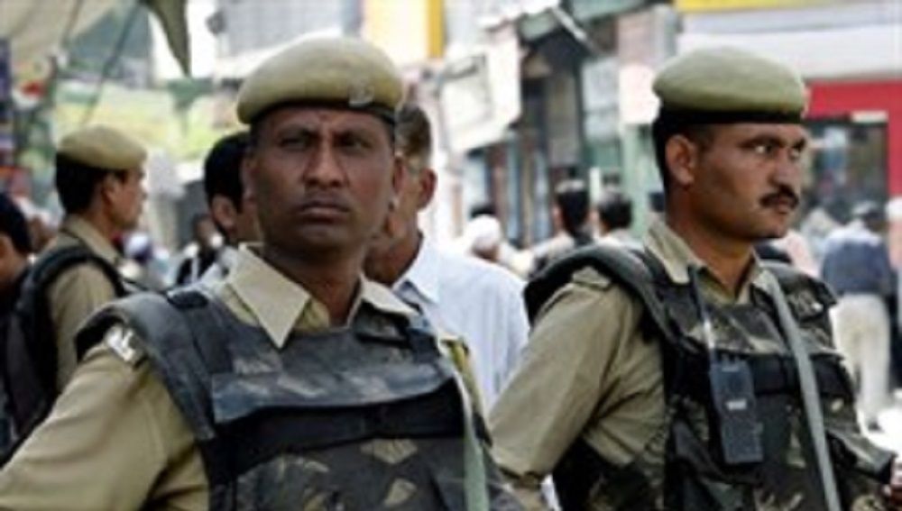 Policías en India. / EP