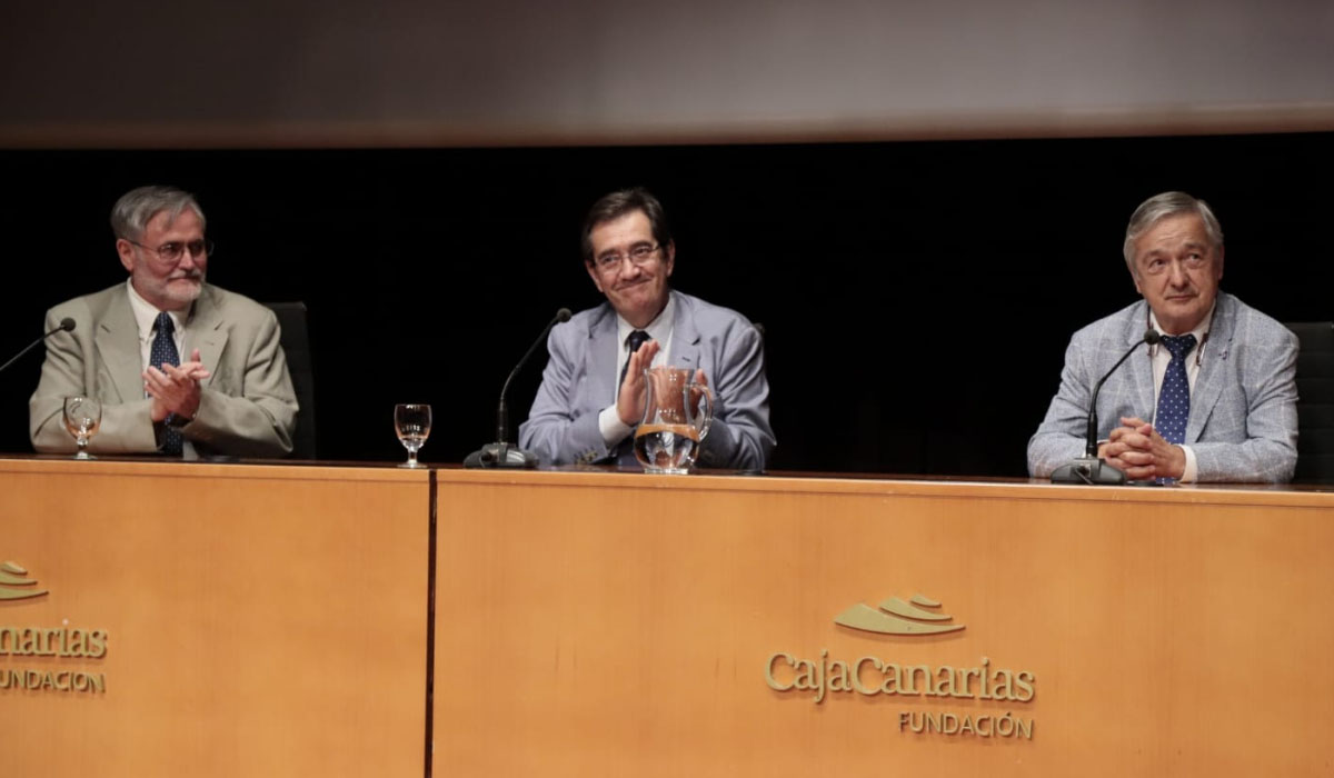 Gómez-Soliño, Martinón y Valladares, en el acto de clausura. Fran Pallero