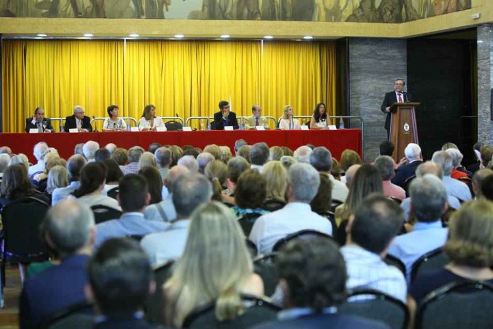 El salón de actos acogió este martes una asamblea extraordinaria convocada por el presidente de la entidad. | Foto: Real Casino de Tenerife