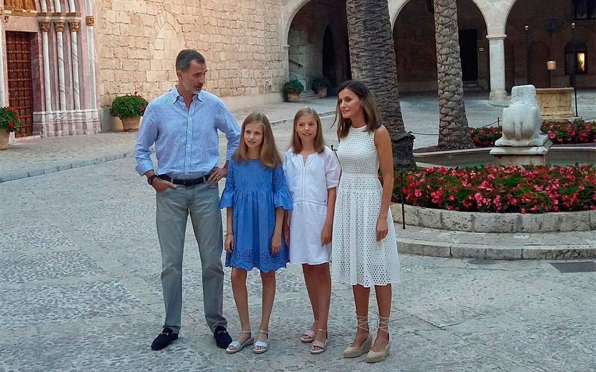 La Familia Real en el Palacio de La Almudain