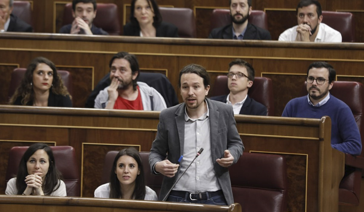 Pablo Iglesias y diputados de Unidos Podemos. | EUROPA PRESS
