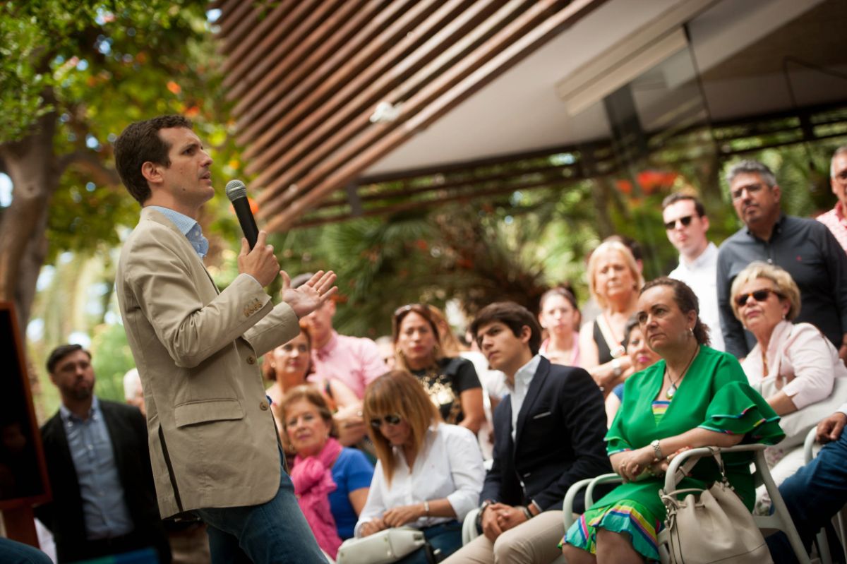 Pablo Casado, candidato a la presidencia del PP, en Santa Cruz de Tenerife