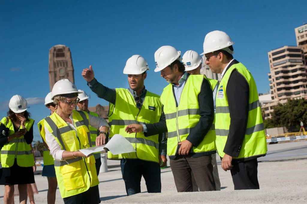 Fernando Clavijo, Carlos Alonso y José Manuel Bermúdez visitan las obras de la Plaza de España