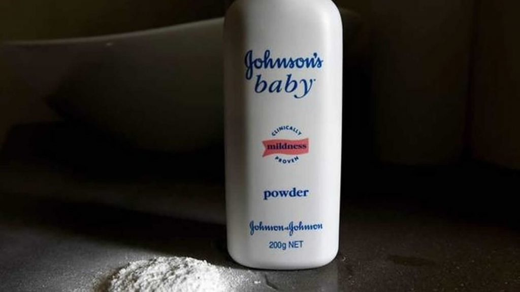 Los populares polvos de talco de Johnson & Johnson. | EE