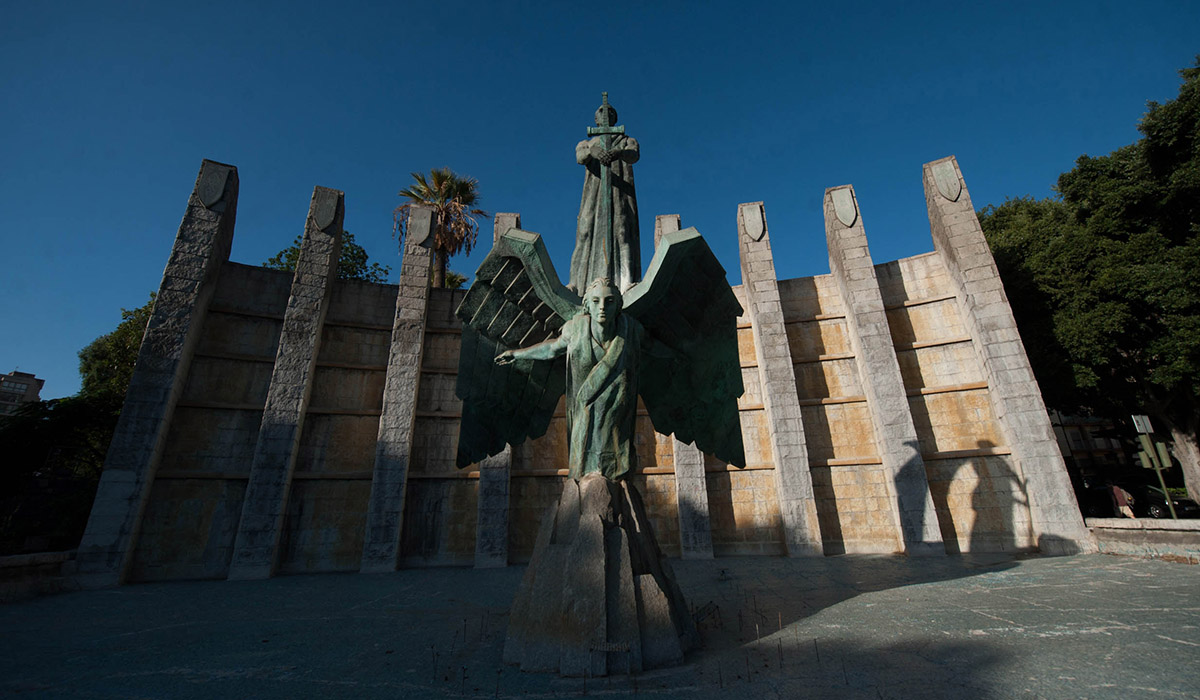 La retirada o resignificación del monumento a Franco, en la avenida de Anaga, será una de las conclusiones que se extraigan de la investigación. Fran Pallero