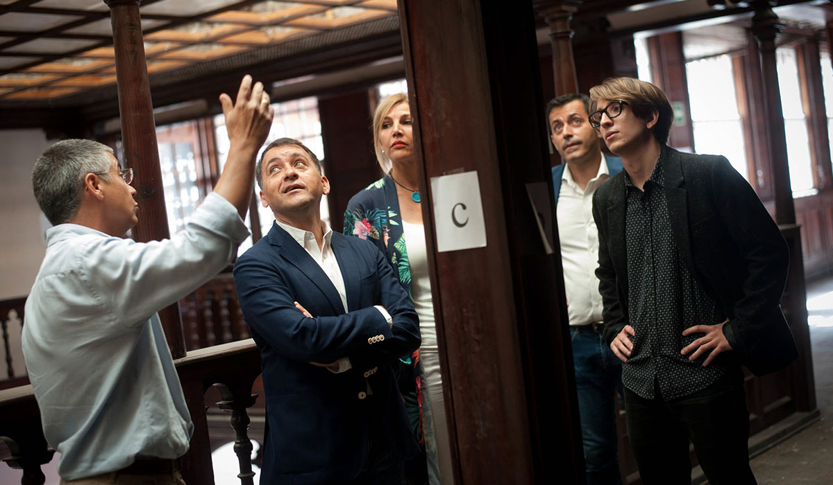 El alcalde realizó una visita al Palacio de Carta para comprobar el estado del Inmueble. Fran Pallero