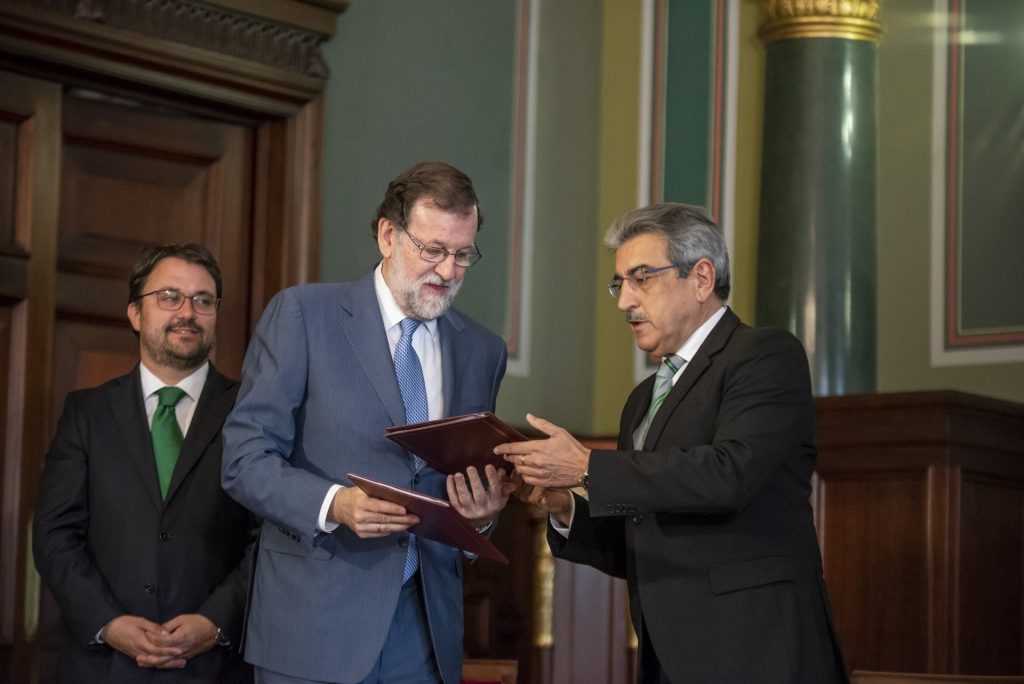 Mariano Rajoy y Román Rodríguez acordaron el descuento en los PGE 2018. | EP