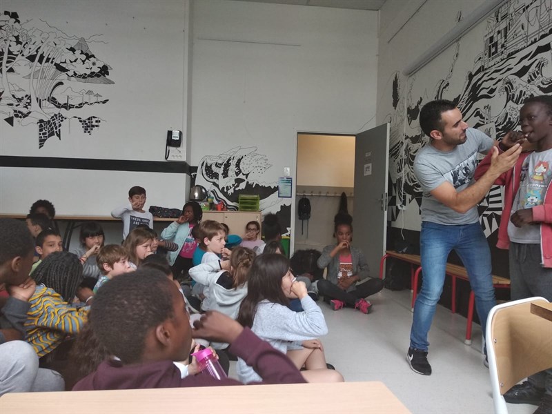 El Silbo gomero llega a las aulas en París / EP