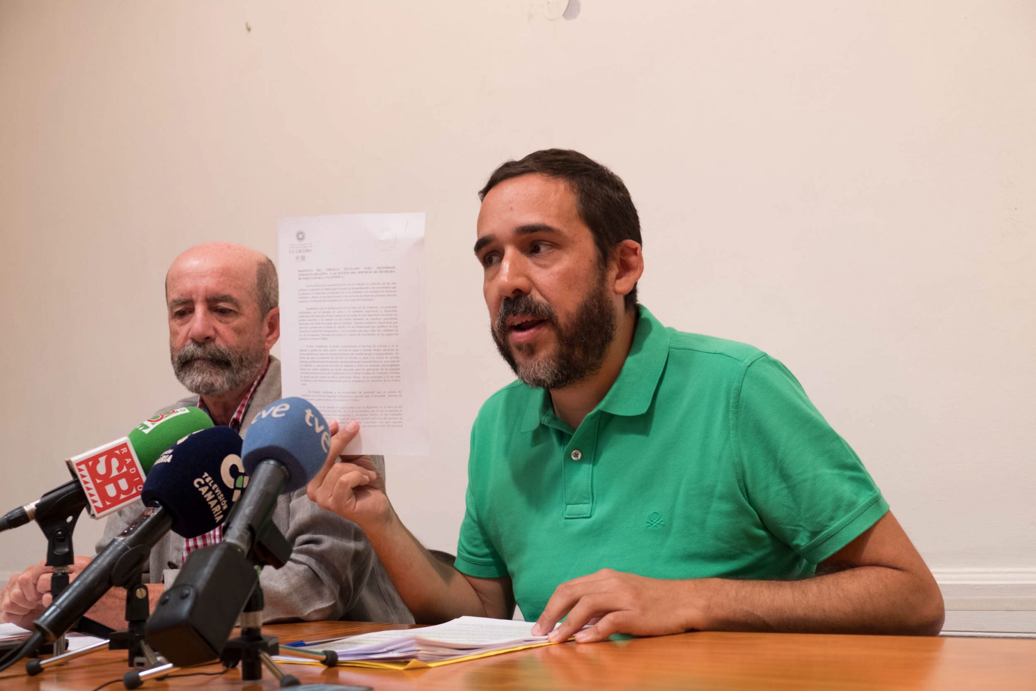 Santiago Pérez y RUbens Ascanio, durante la rueda prensa en La Laguna. / FRAN PALLERO