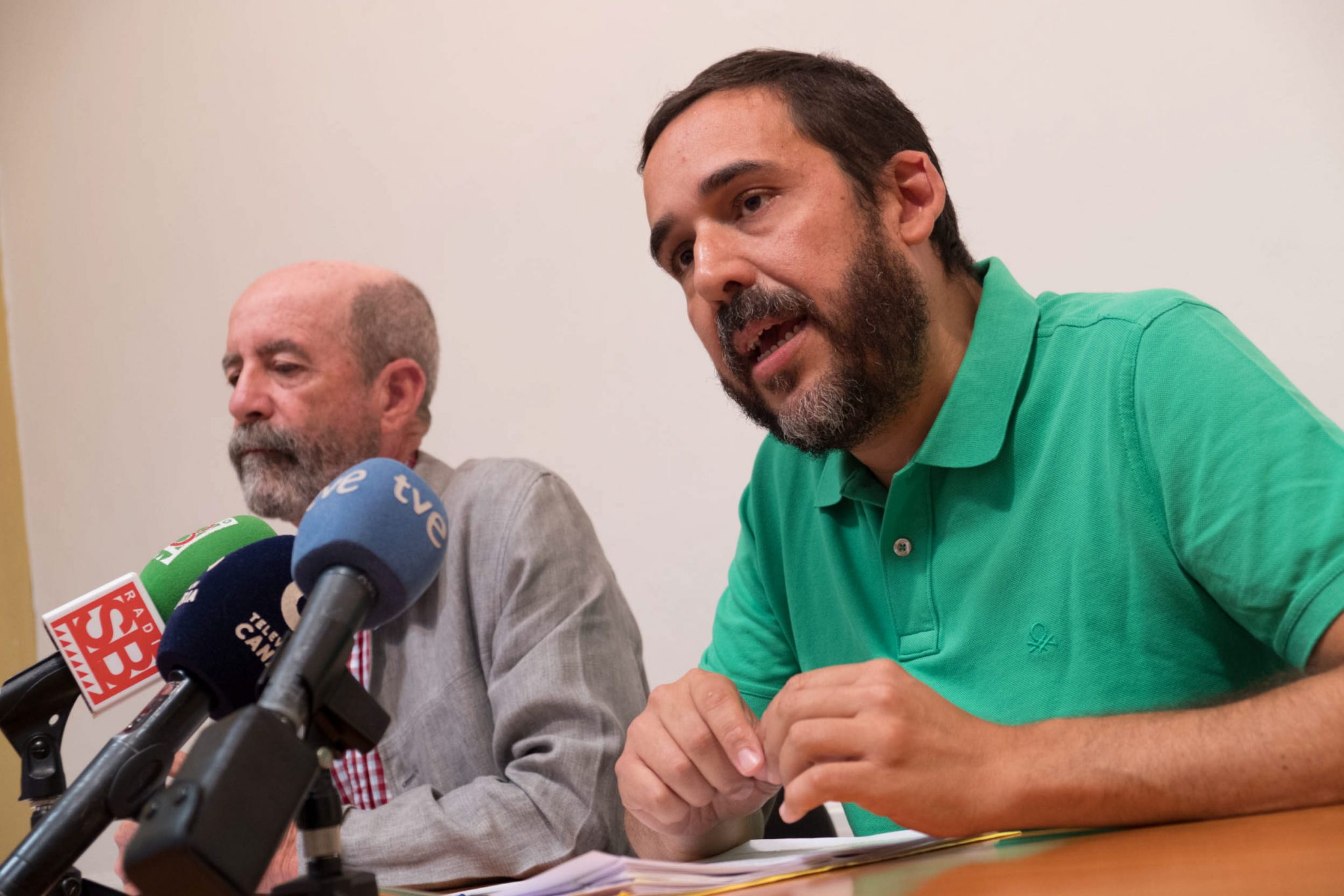 Santiago Pérez y RUbens Ascanio, durante la rueda prensa en La Laguna. / FRAN PALLERO