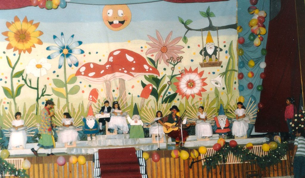 Antiguamente, los niños que más sellos presentaban eran elegidos parte de la Corte Infantil