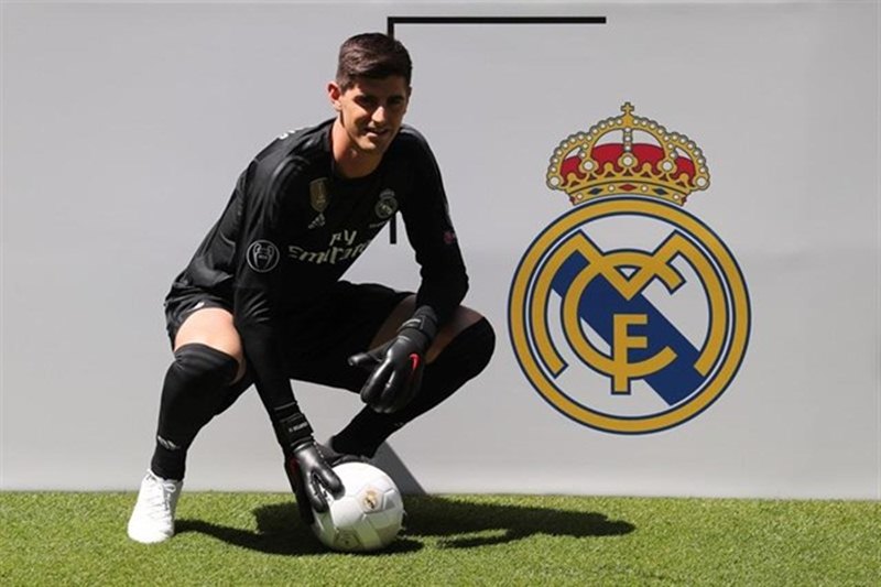 Courtois, en la presentación con el Madrid. / EP