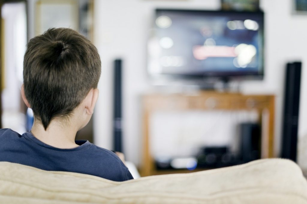 Un estudio analiza el consumo de televisión de los más pequeños. | EP