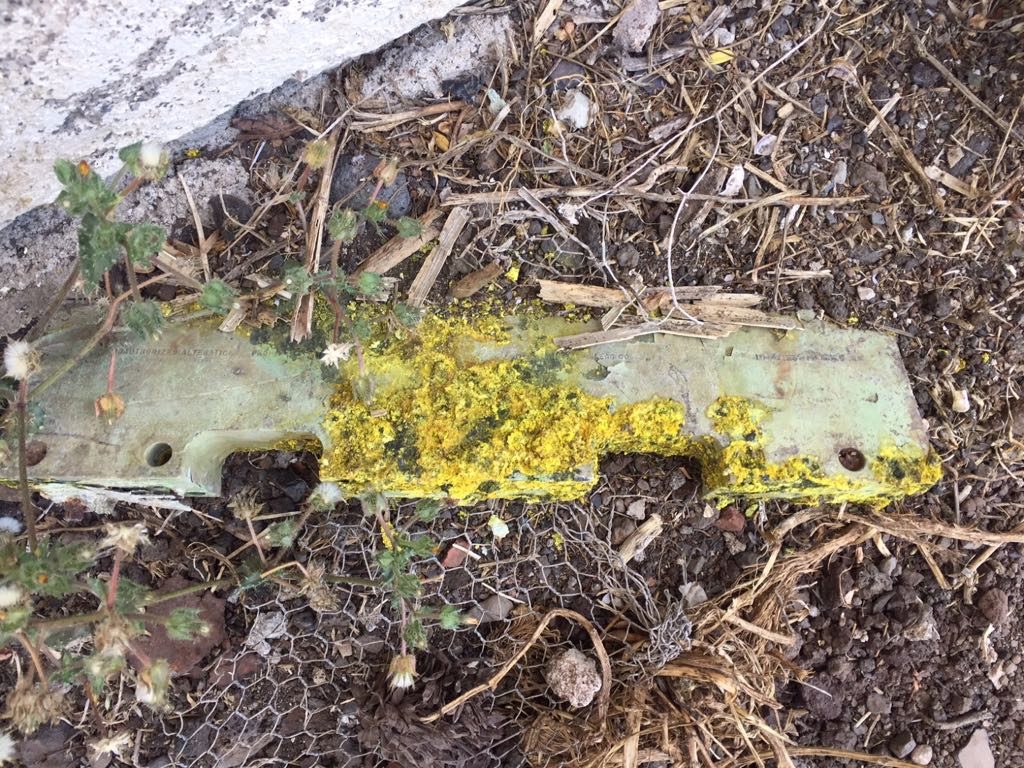 Pieza de avión localizada en una finca de La Laguna. | DA