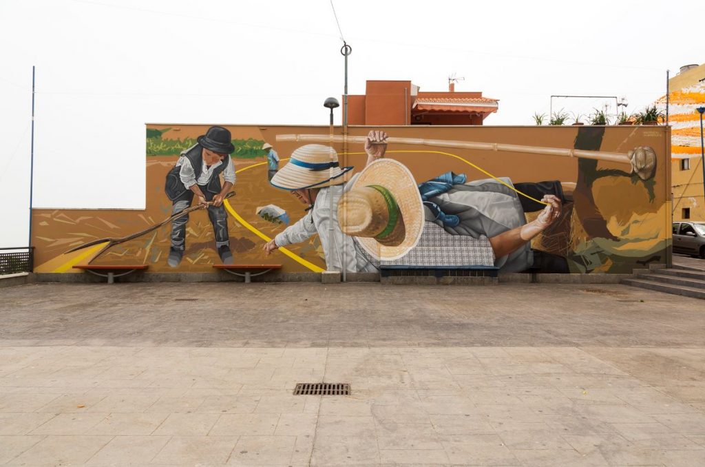 Sabotaje al Montaje trabajó durante una semana para terminar el gran mural de la plaza Poeta Antonio Reyes. DA
