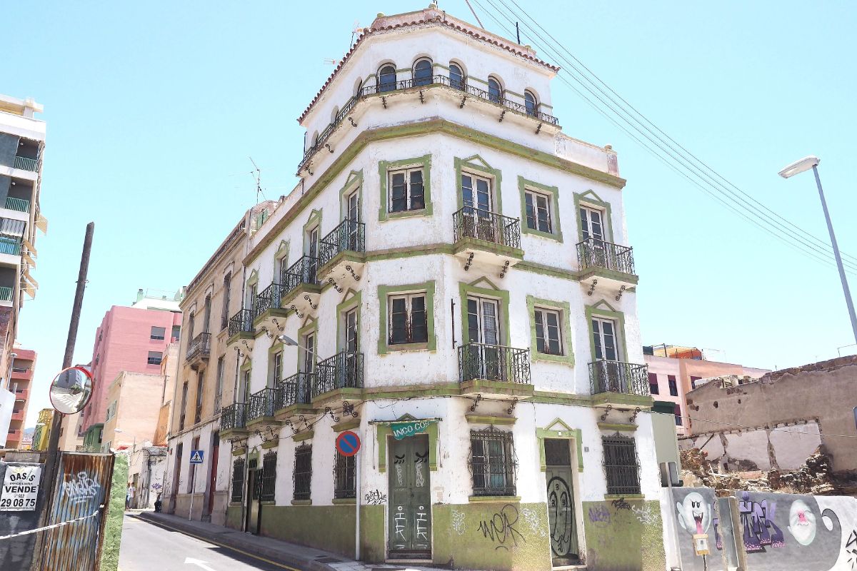 Este es uno de los inmuebles amenazados de derribo, al considerar el Cicop que no tiene valor patrimonial. S. M.