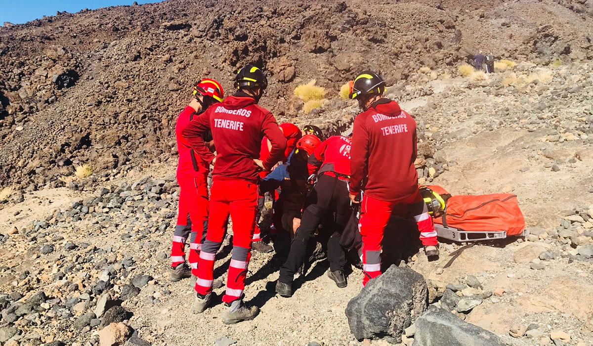 Bomberos de Tenerife rescatan a un senderista en el refugio de Altavista