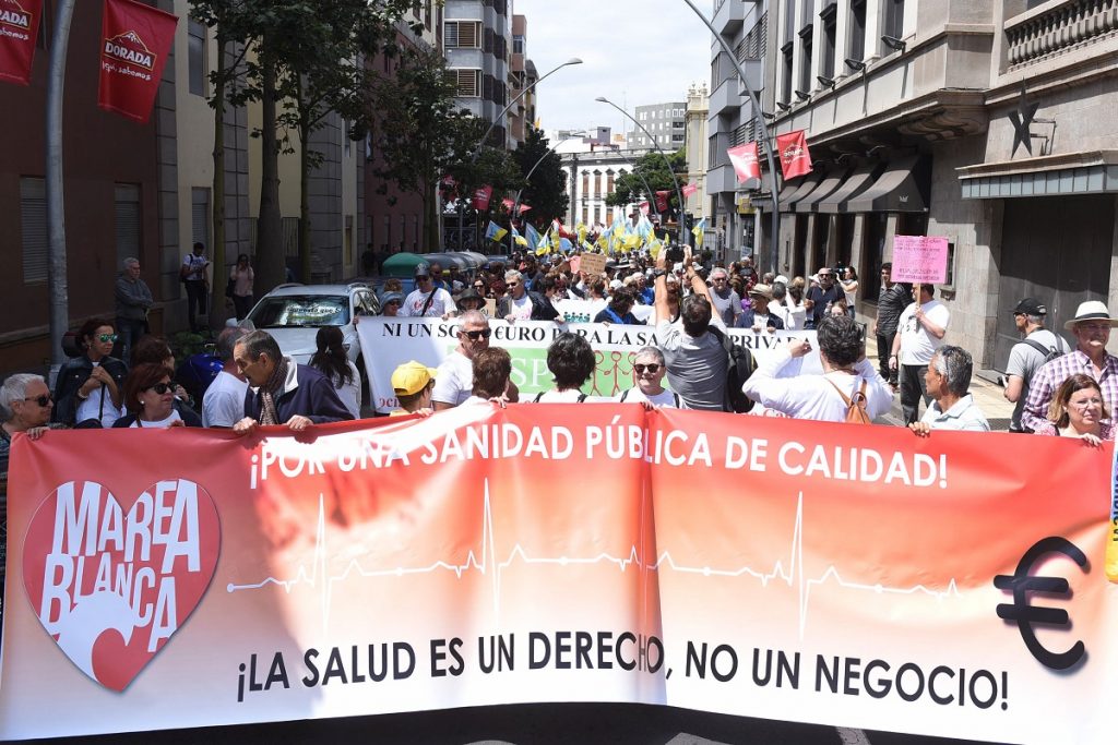 Marcha en defensa de la sanidad pública, en Santa Cruz de Tenerife. Sergio Méndez