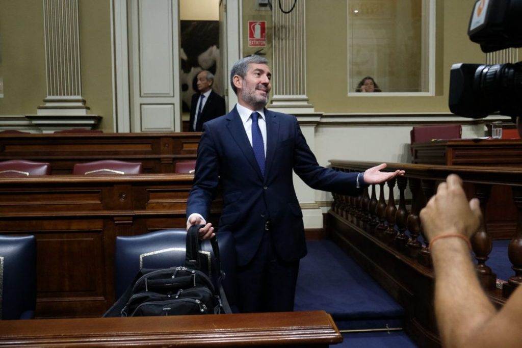 Fernando Clavijo, en el Parlamento regional