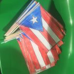 Banderines para animar a la selección de Puerto Rico. / DA