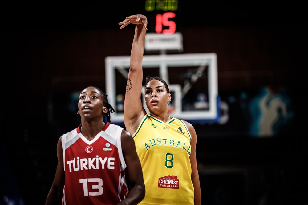 Instante del encuentro Australia-Turquía. / FIBA