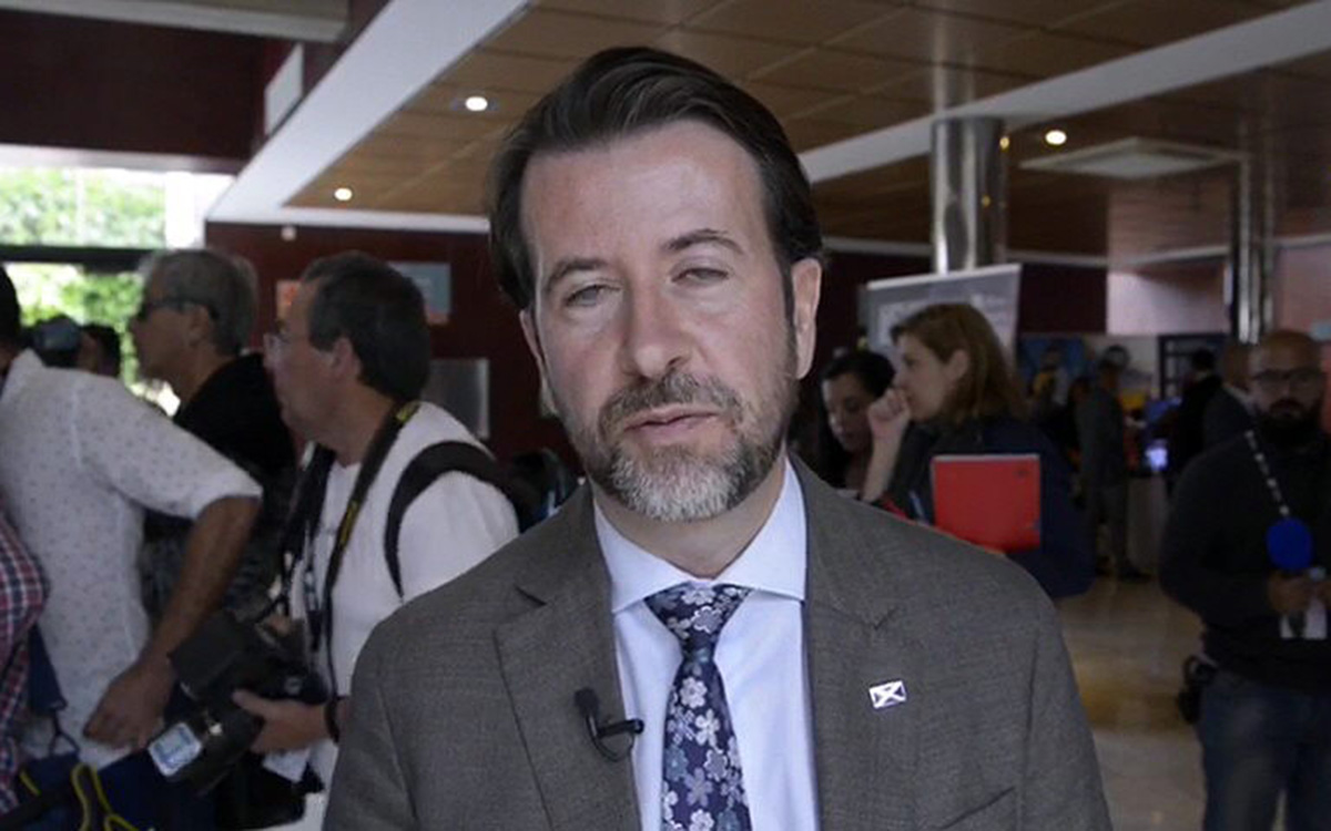 CARLOS ALONSO ALTO VOLTAJE FOTO