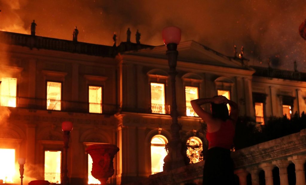 Un feroz incendio arrasa el Museo Nacional de Brasil. / EP