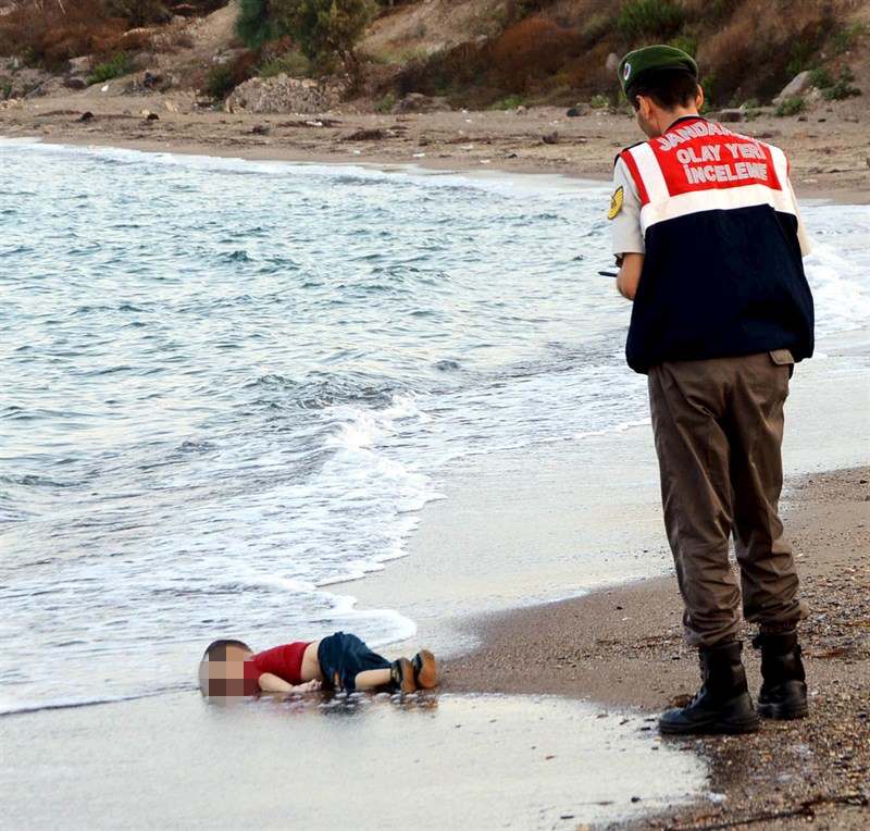 Aylan, en la playa donde fue encontrado. / EP