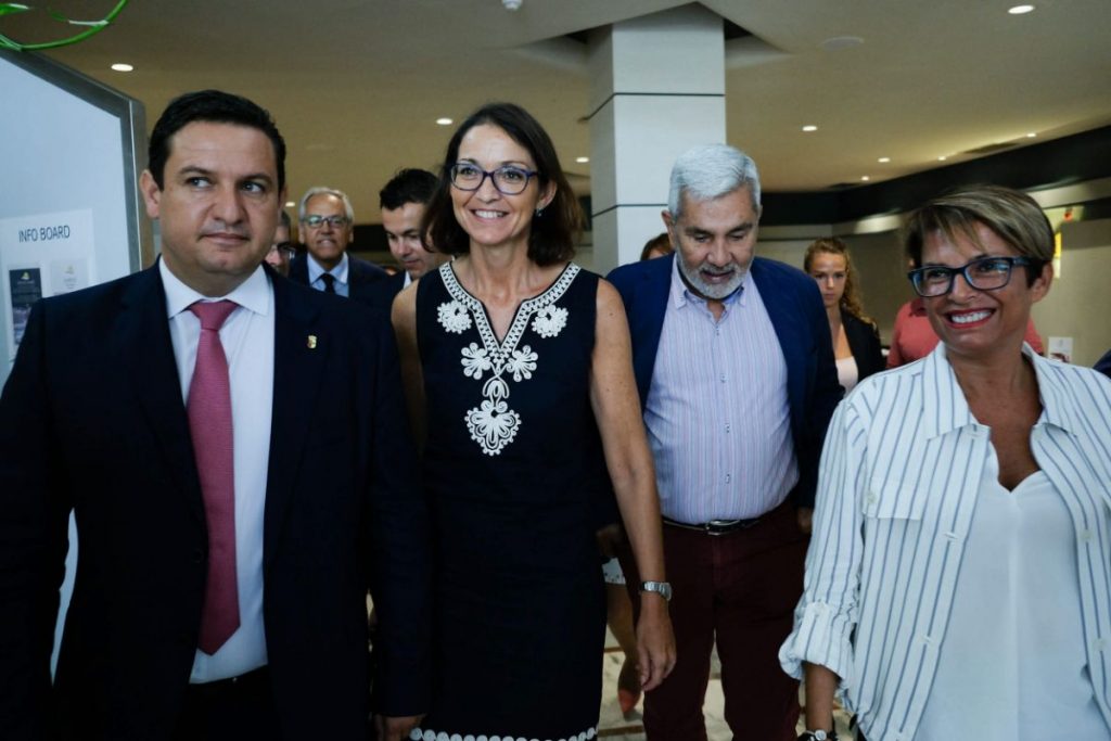 La ministra de Turismo, Reyes Maroto, en Tenerife. / DA