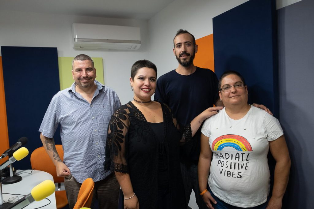 De izquierda a derecha, José Herrera, Cristina Mahelo, Enrique González y Ruth Reyes, locutores de 'Radio Himalia'. | Foto: Fran Pallero