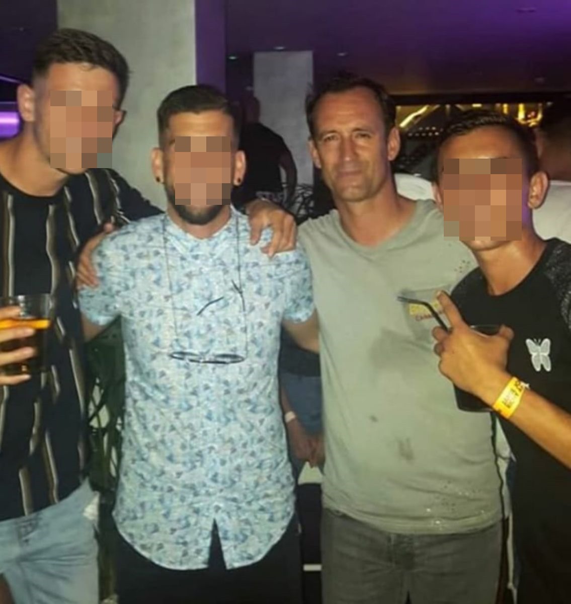 Las polémicas fotos que precipitaron la salida de Etxeberria del Tenerife. / DA