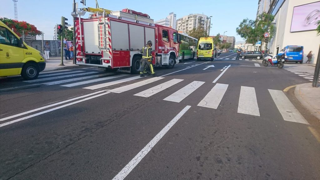 Accidente de tráfico en Santa Cruz. / TWITTER POLICÍA LOCAL SANTA CRUZ