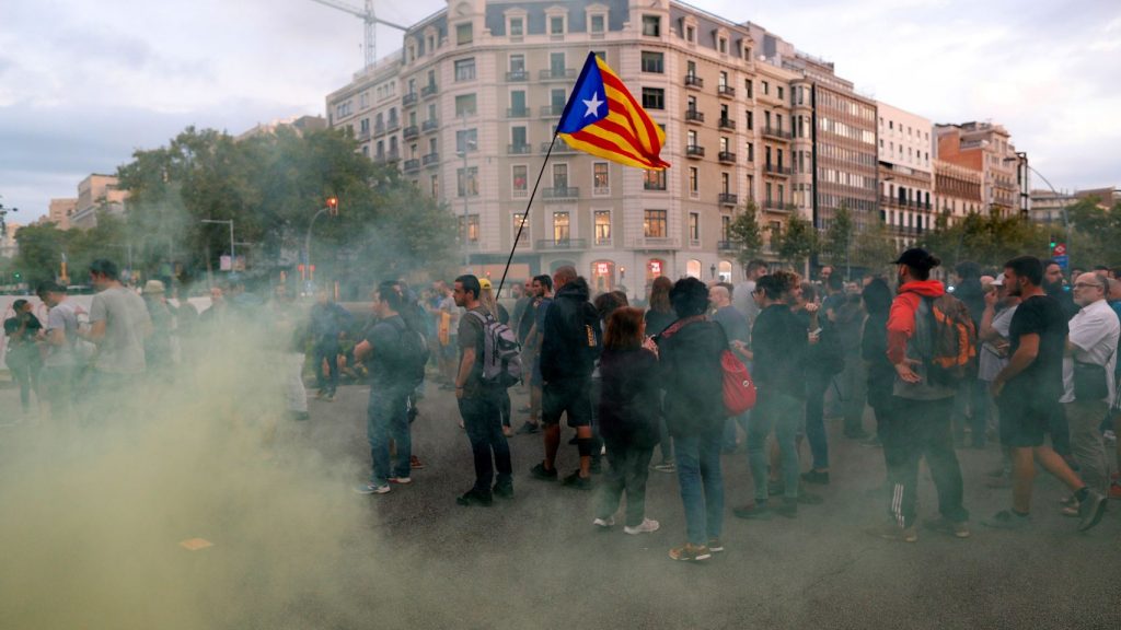 Disturbios en Cataluña en el primer aniversario del 1-O. / EE