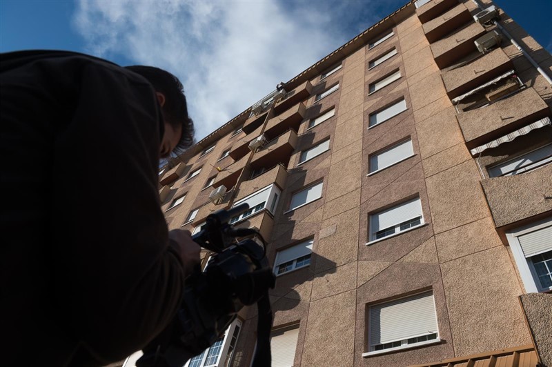 Una mujer y su hijo fallecen tras caer desde un sexto piso en Murcia. / EP