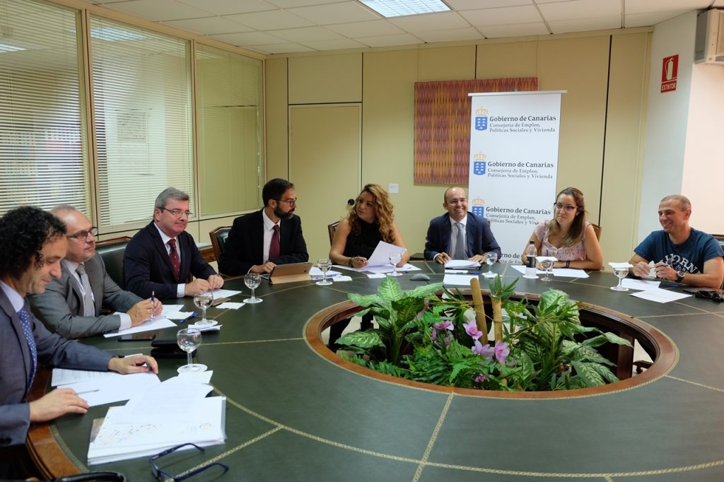 El plan, que fue presentado ayer por la consejera regional de Empleo a los sindicatos y empresarios, tendrá una duración aproximada de dos meses. DA