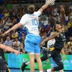 Imágenes del partido entre el Iberostar Tenerife y el Obradoiro / Sergio Méndez