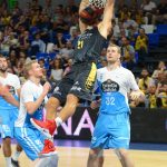 Imágenes del partido entre el Iberostar Tenerife y el Obradoiro / Sergio Méndez