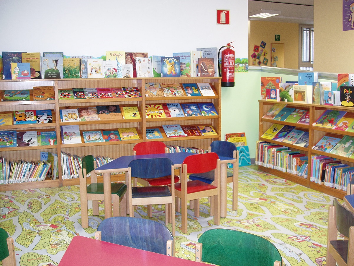 Una biblioteca infantil-juvenil en el corazón de Santa Cruz