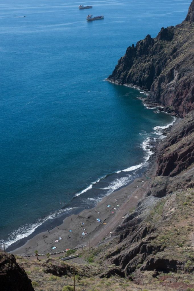 Playa de Las Gaviotas en Santa Cruz de Tenerife. / F. P.