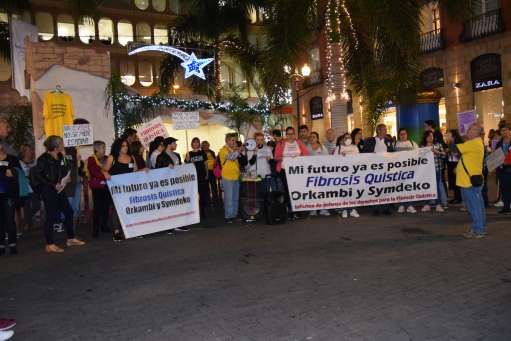 Una imagen de la concentración celebrada ayer en Santa Cruz de Tenerife. DA