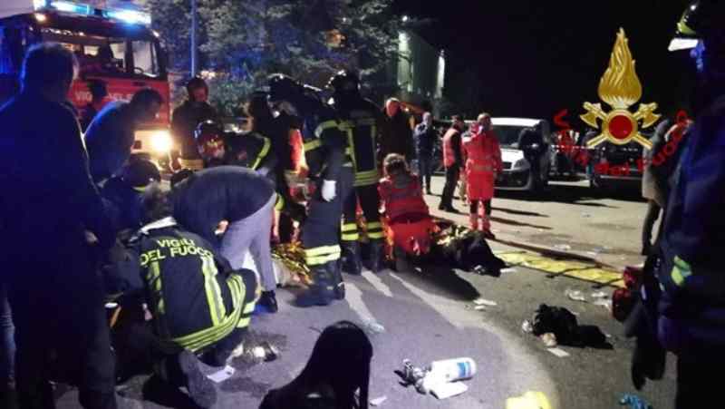 Seis muertos y más de 100 heridos por una estampida en la salida de un club nocturno en Italia. / EP